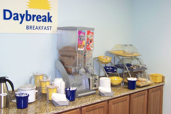 Breakfast/Coffee Service 38 of 40