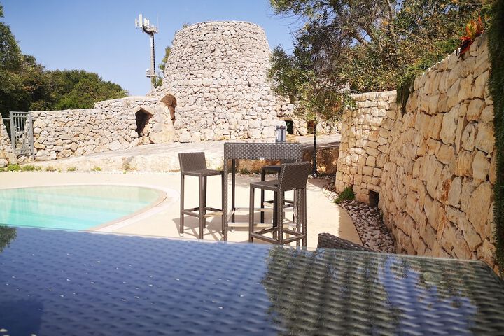 Hotel Pool
