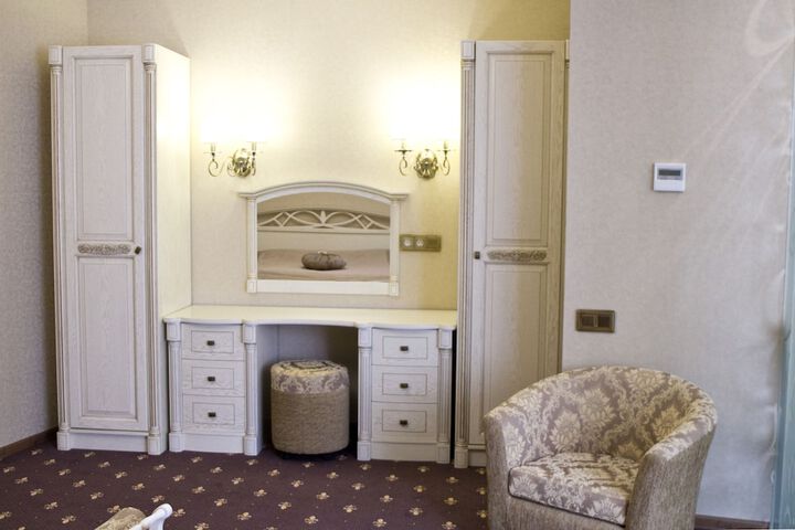 Room 14 of 42