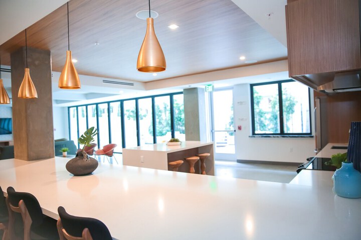 Business Center 29 of 35