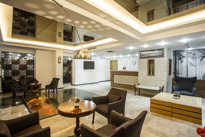 Entrance & Lobby