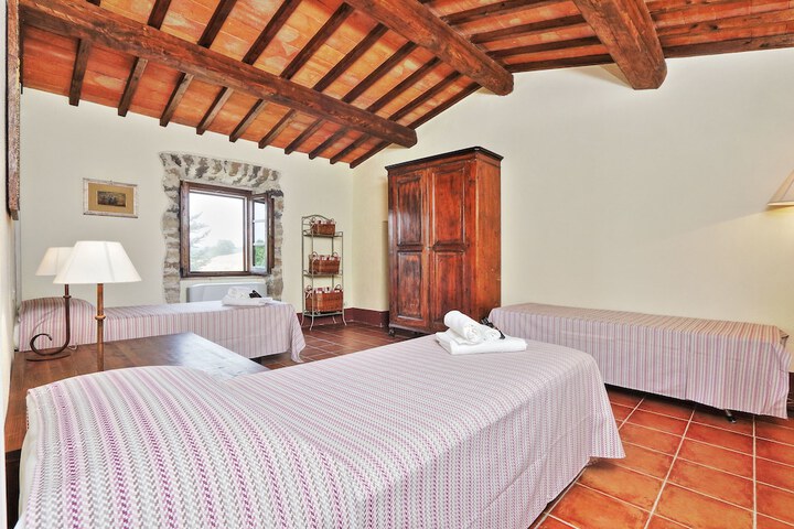 Room 4 of 54