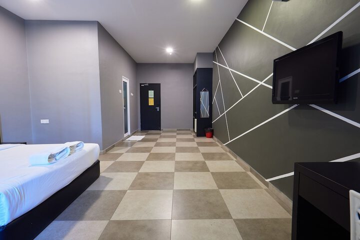 Room 12 of 78