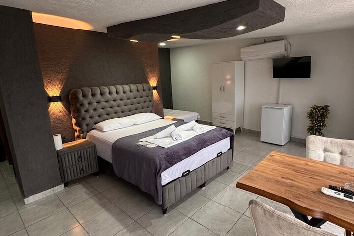 Room 8 of 23