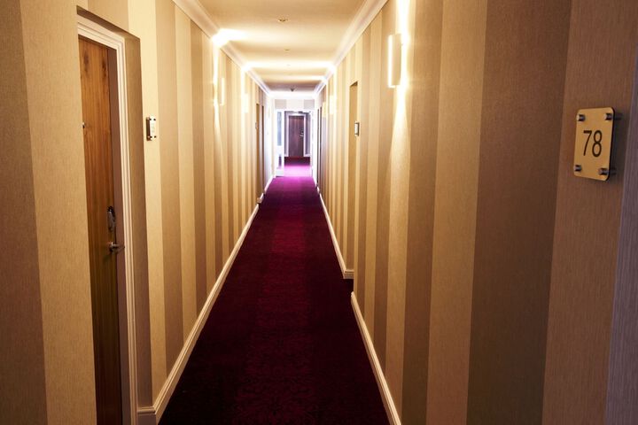Ballroom/Hall 86 of 102