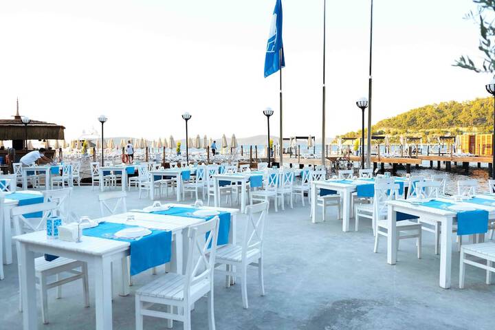 Dining 103 of 128