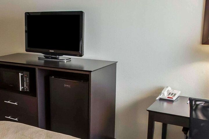 Room 6 of 34