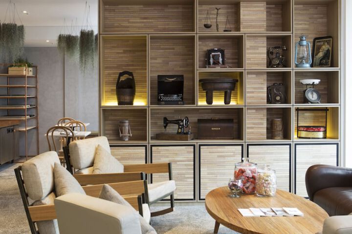Entrance & Lobby