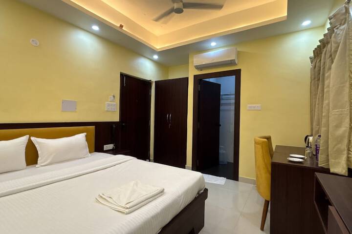 Room 20 of 32