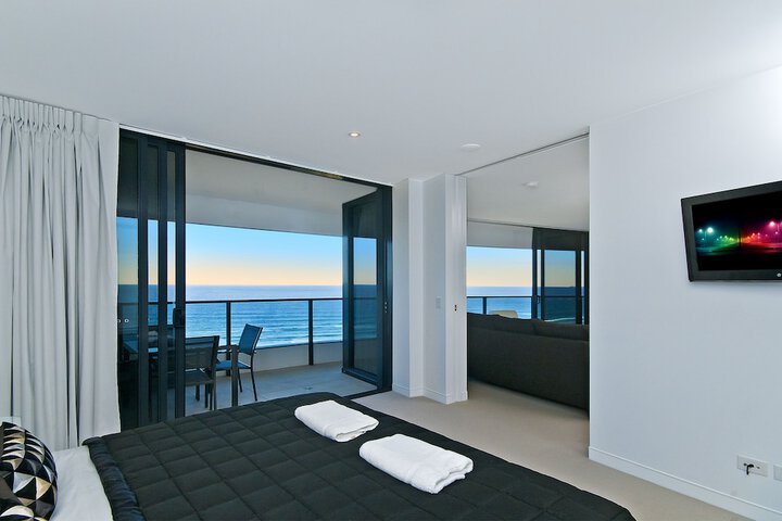 Room 4 of 213