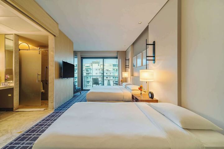 Room 51 of 137