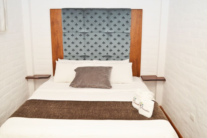 Room 10 of 37
