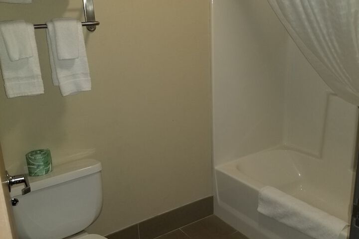 Standard 2 Queen Beds Accessible (6 of 7)