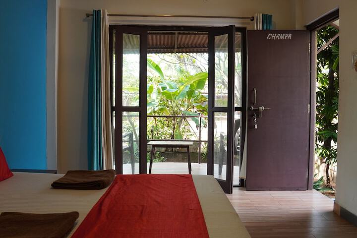 Room 32 of 68
