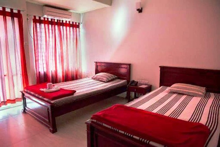 Room 12 of 26