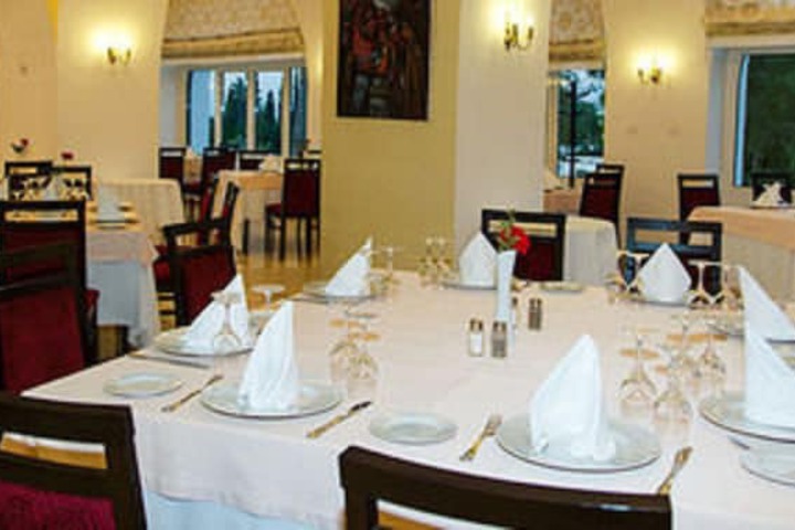Dining 44 of 63