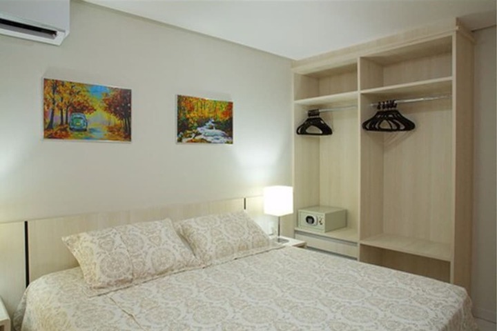 Room 11 of 39