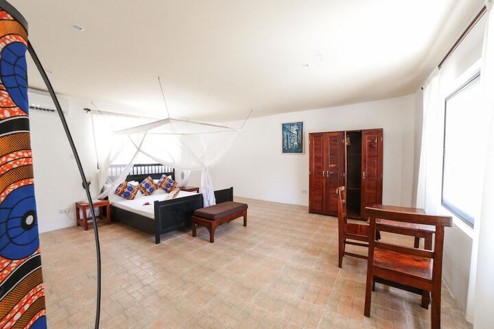 Room 9 of 50