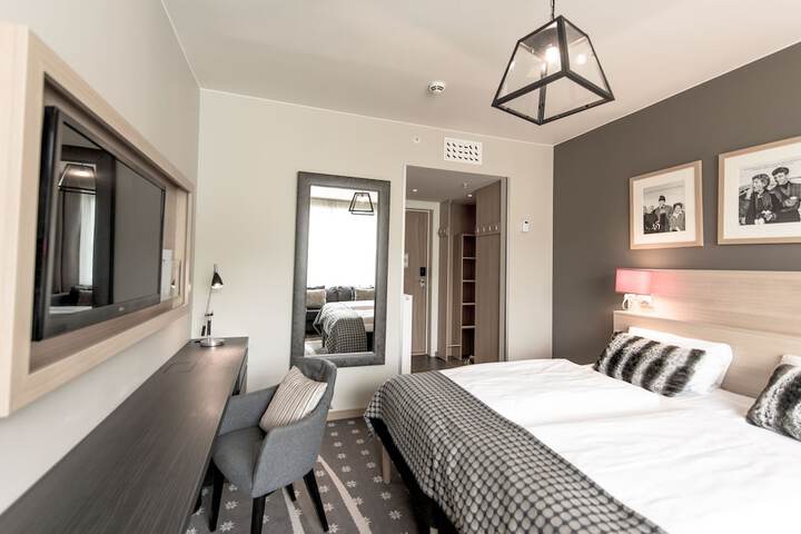 Room 3 of 43