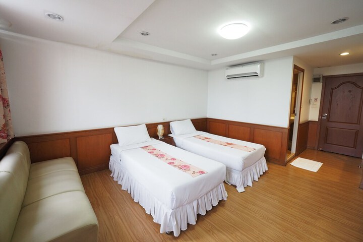 Room 10 of 46