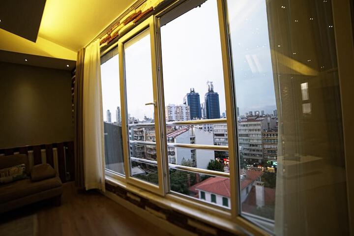 Room 26 of 85
