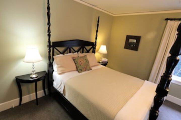 Room 76 of 252