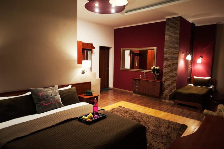 Room 19 of 38