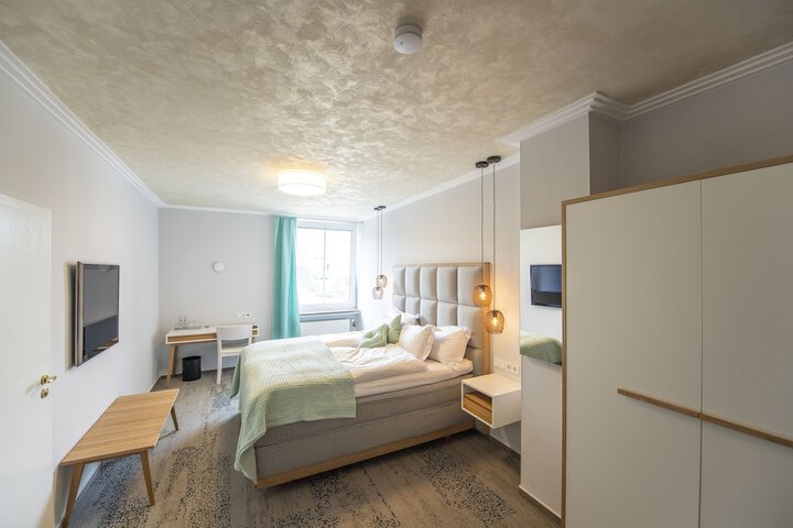 Room 9 of 41