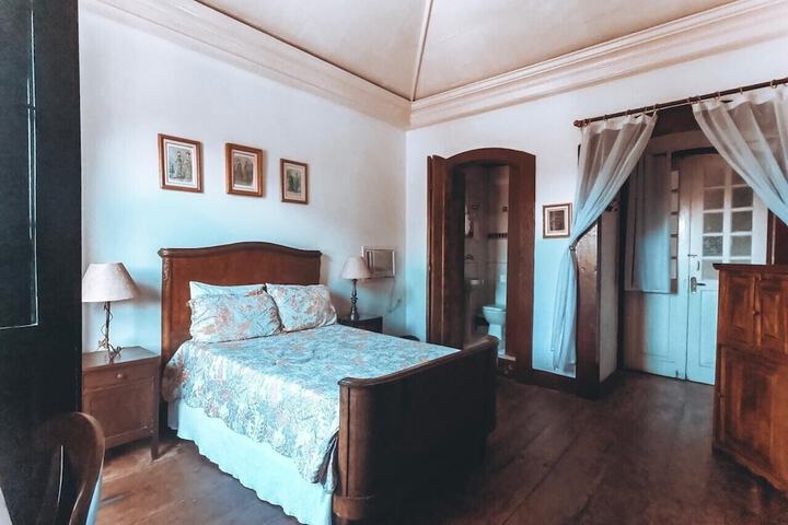 Room 51 of 124