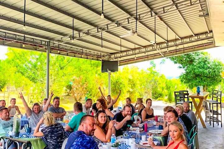 Dining 8 of 37