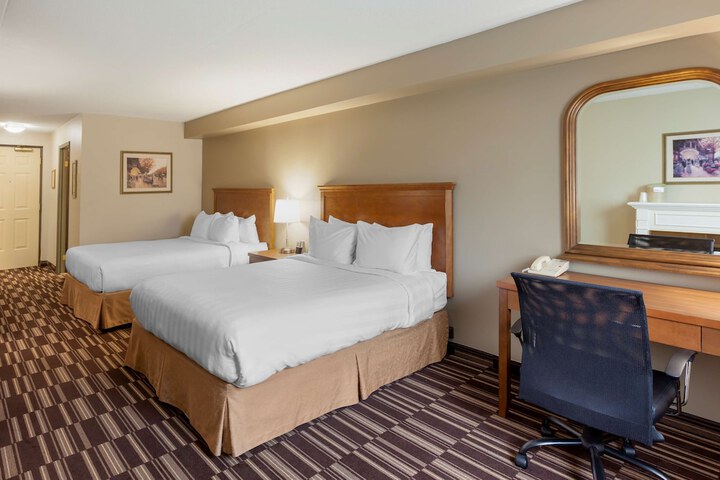 Room 11 of 28
