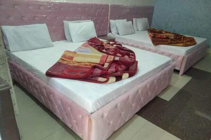 Room 2 of 7