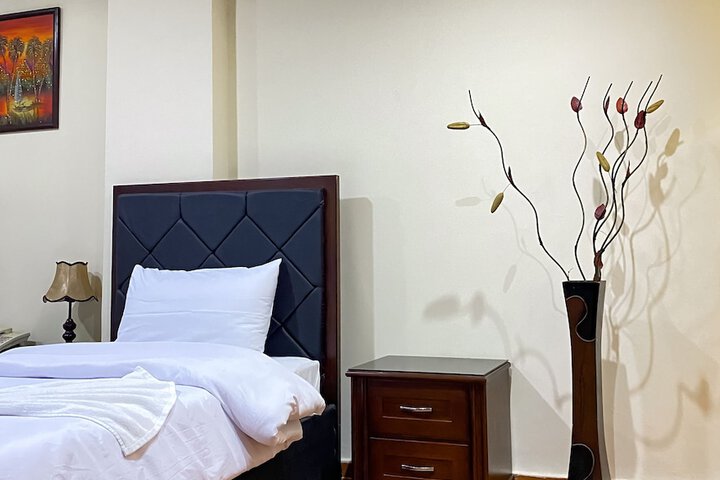 Room 32 of 340