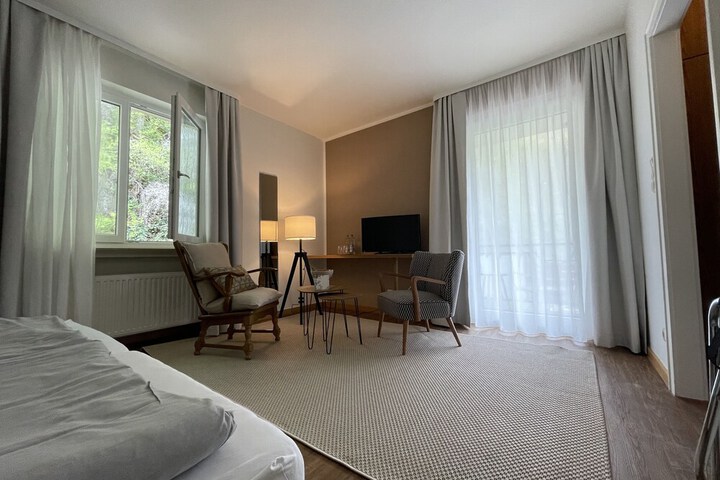 Room 25 of 128