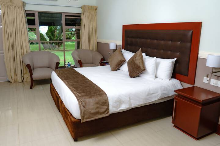Room 8 of 42