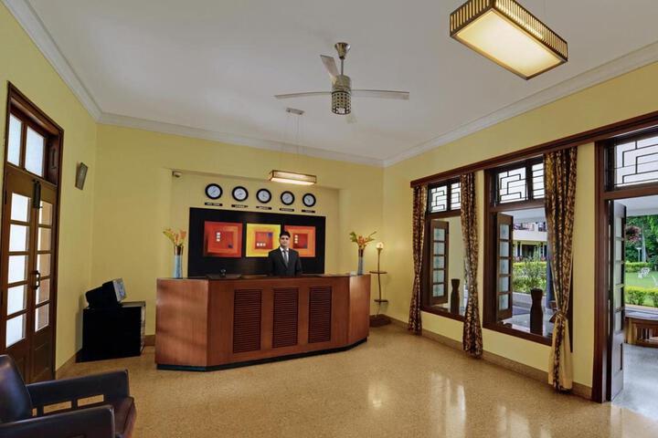 Entrance & Lobby