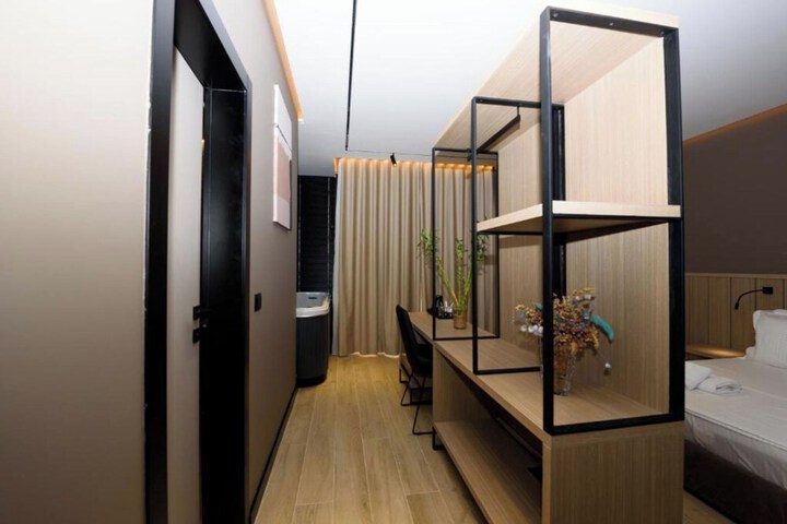 Room 25 of 50