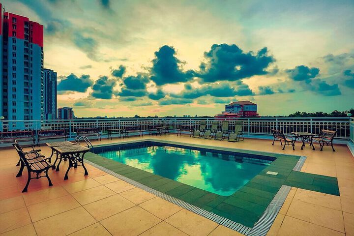 Hotel with Pool