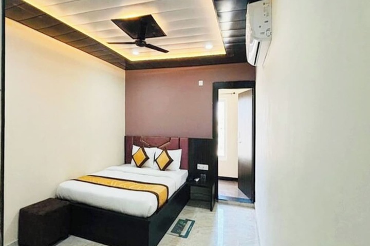 Room 9 of 26
