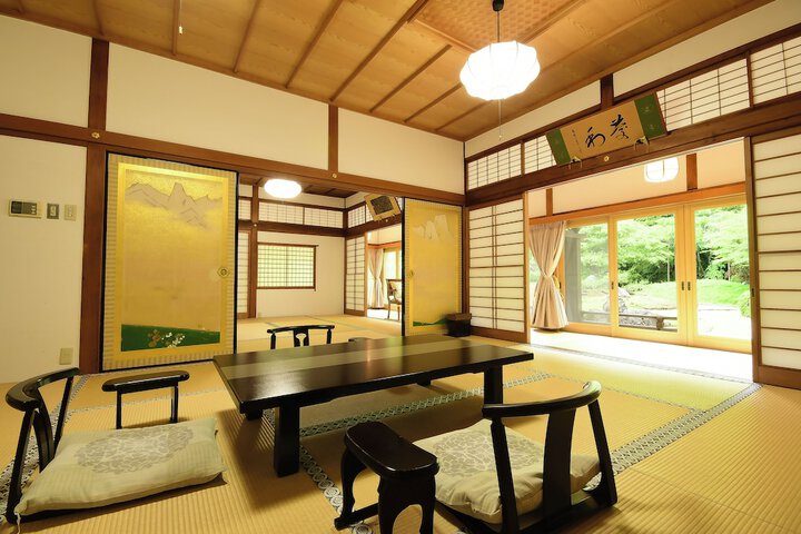 Room 3 of 68