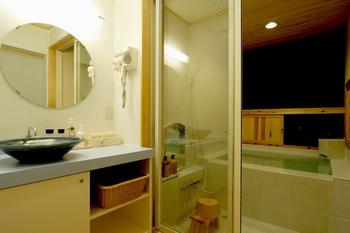 Room 12 of 39