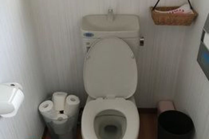 Room 2 of 24