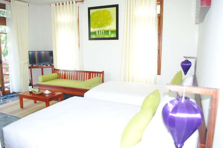 Room 3 of 33
