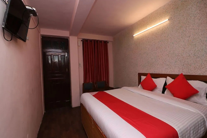 Room 3 of 9