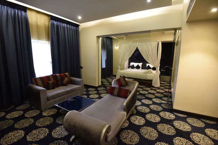 Room 9 of 60