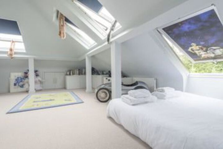 Room 8 of 35