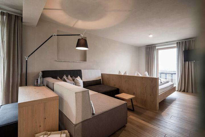 Room 9 of 41