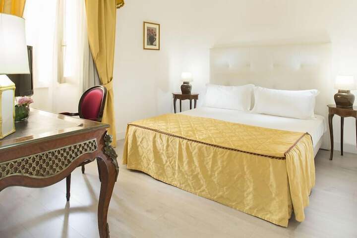 Room 4 of 39