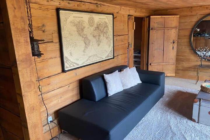 Room 12 of 41