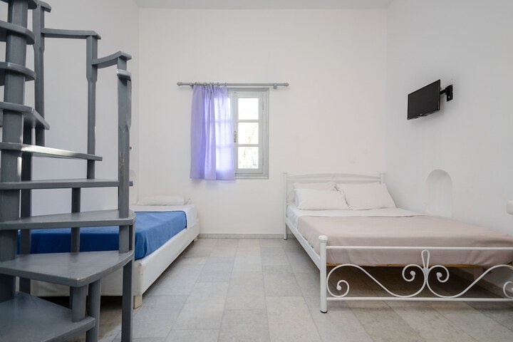 Room 7 of 42